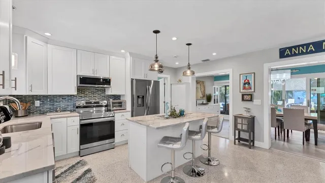 $1,995,000 | 154 Crescent Drive, Anna Maria, FL 34216