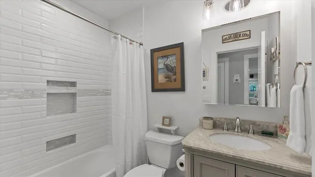 $1,995,000 | 154 Crescent Drive, Anna Maria, FL 34216