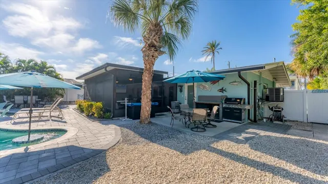 $1,995,000 | 154 Crescent Drive, Anna Maria, FL 34216