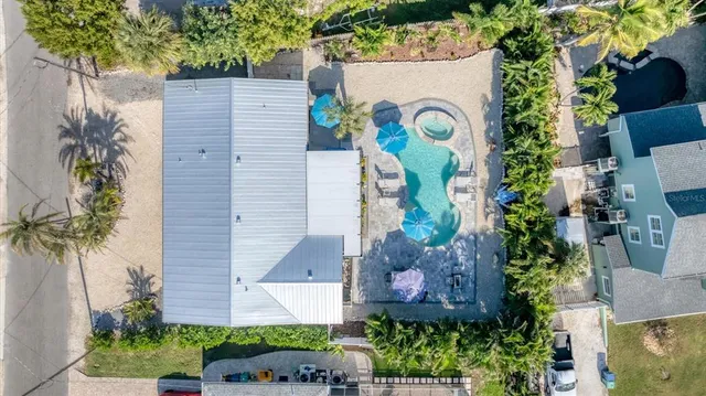 $1,995,000 | 154 Crescent Drive, Anna Maria, FL 34216