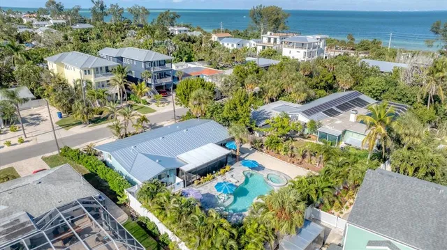 $1,995,000 | 154 Crescent Drive, Anna Maria, FL 34216
