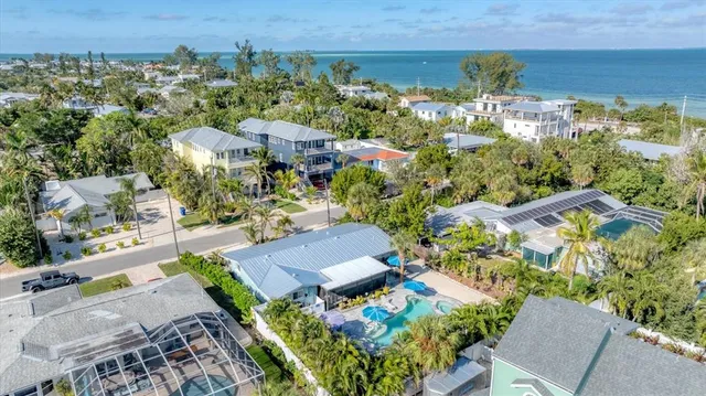 $1,995,000 | 154 Crescent Drive, Anna Maria, FL 34216