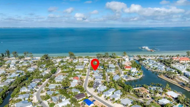 $1,995,000 | 154 Crescent Drive, Anna Maria, FL 34216