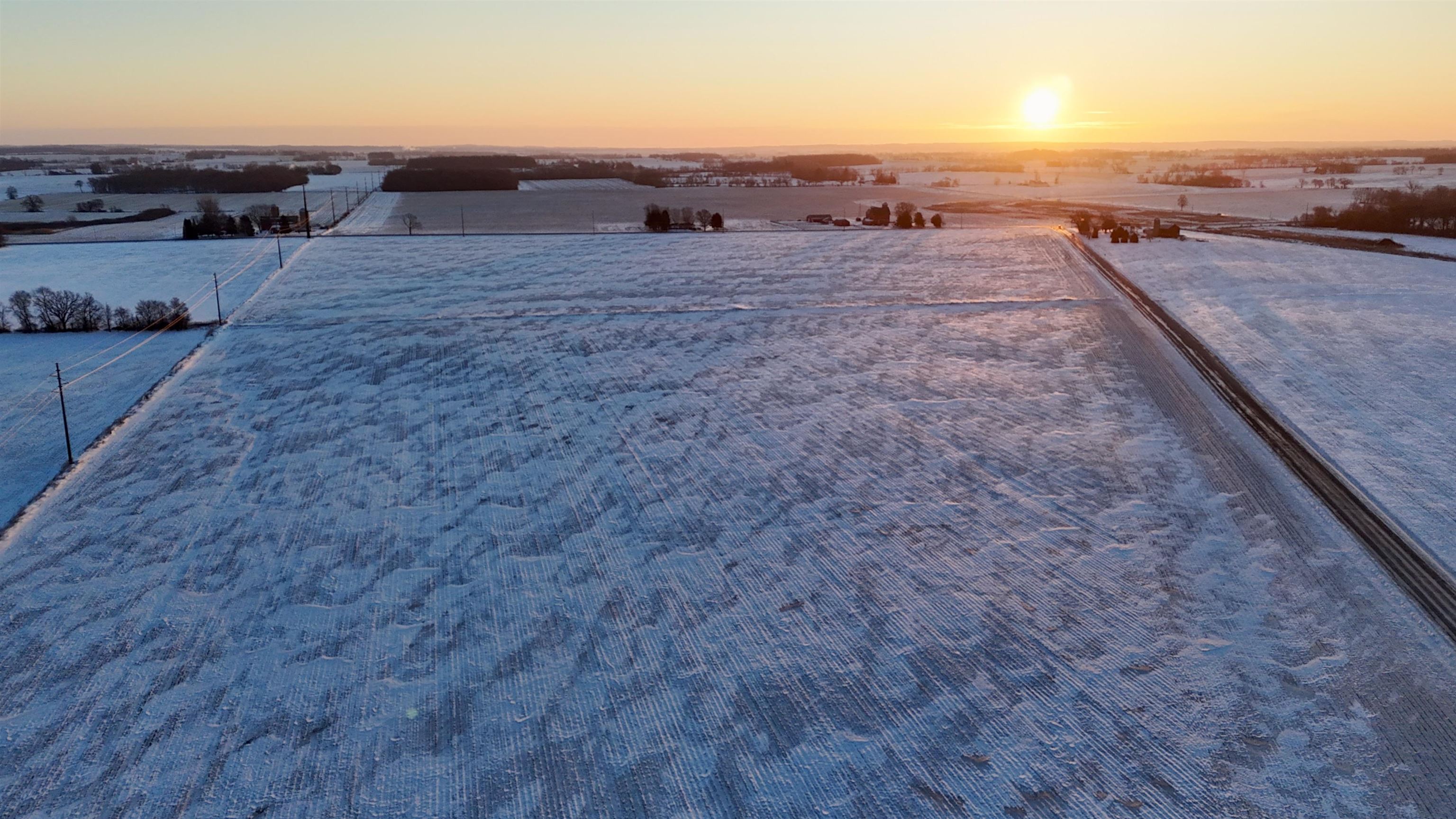 W9012 County Rd B Sharon, WI 53585 - Photo 3 of 52