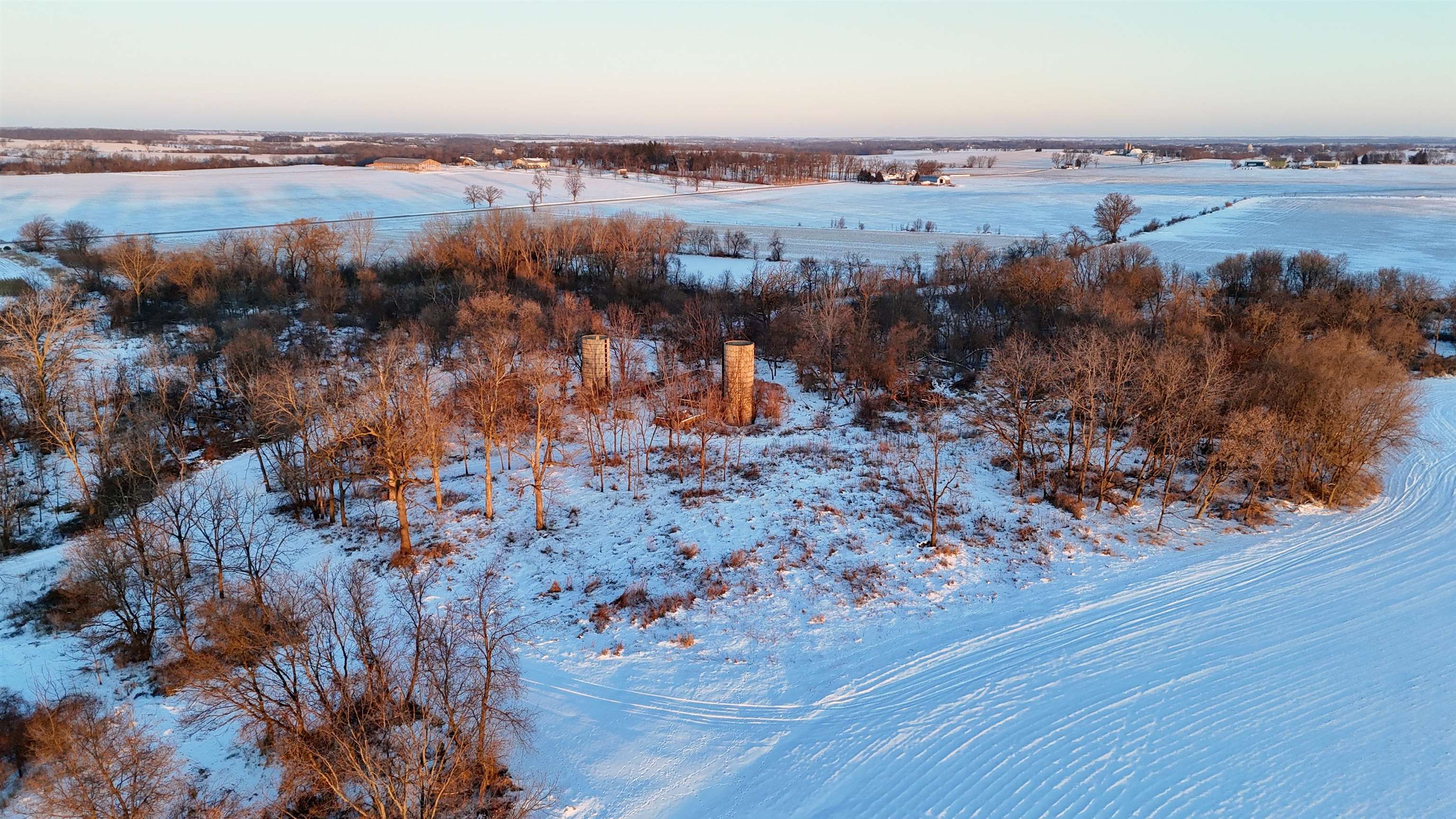 W9012 County Rd B Sharon, WI 53585 - Photo 4 of 52