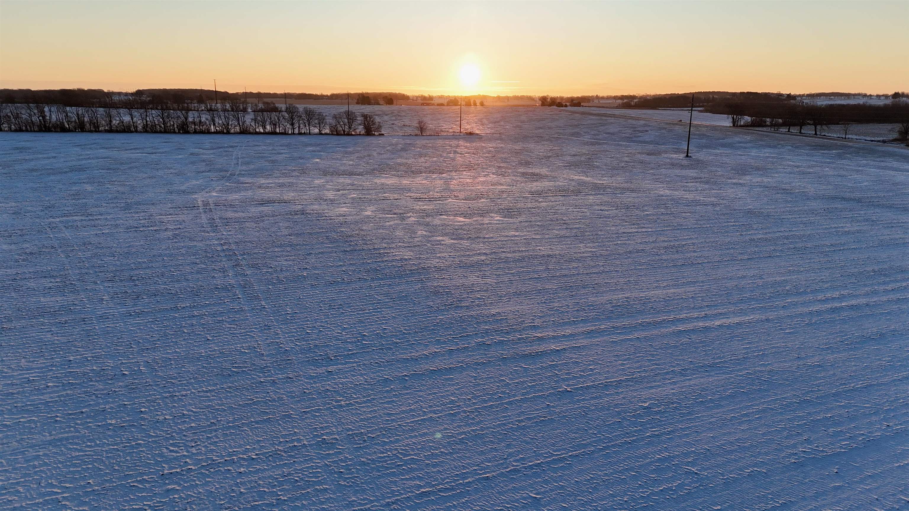 W9012 County Rd B Sharon, WI 53585 - Photo 6 of 52