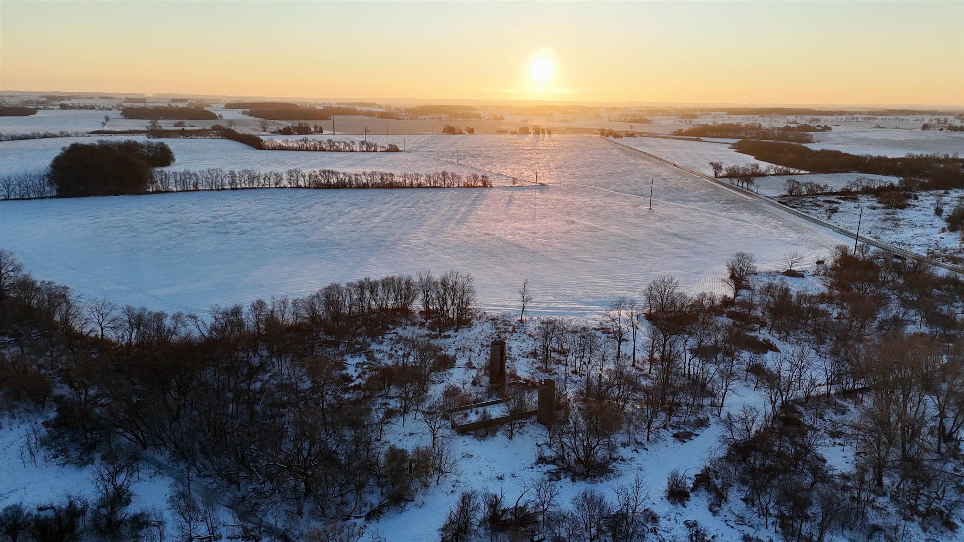 W9012 County Rd B Sharon, WI 53585 - Photo 9 of 52