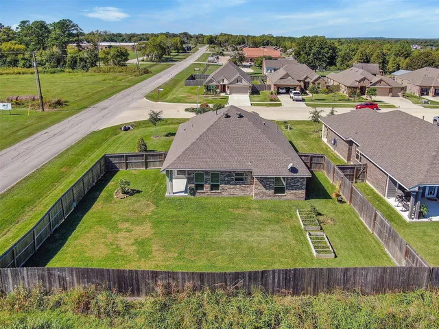 $2,100 | 243 Racetrack Lane, Montgomery, TX 77356