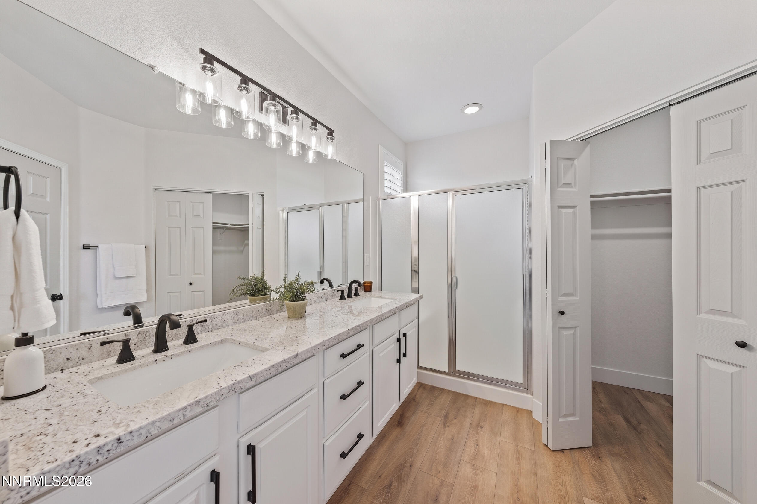 1682 Iron Mountain Drive Reno, NV 89521 - Photo 6 of 40 A7V01207 Fix