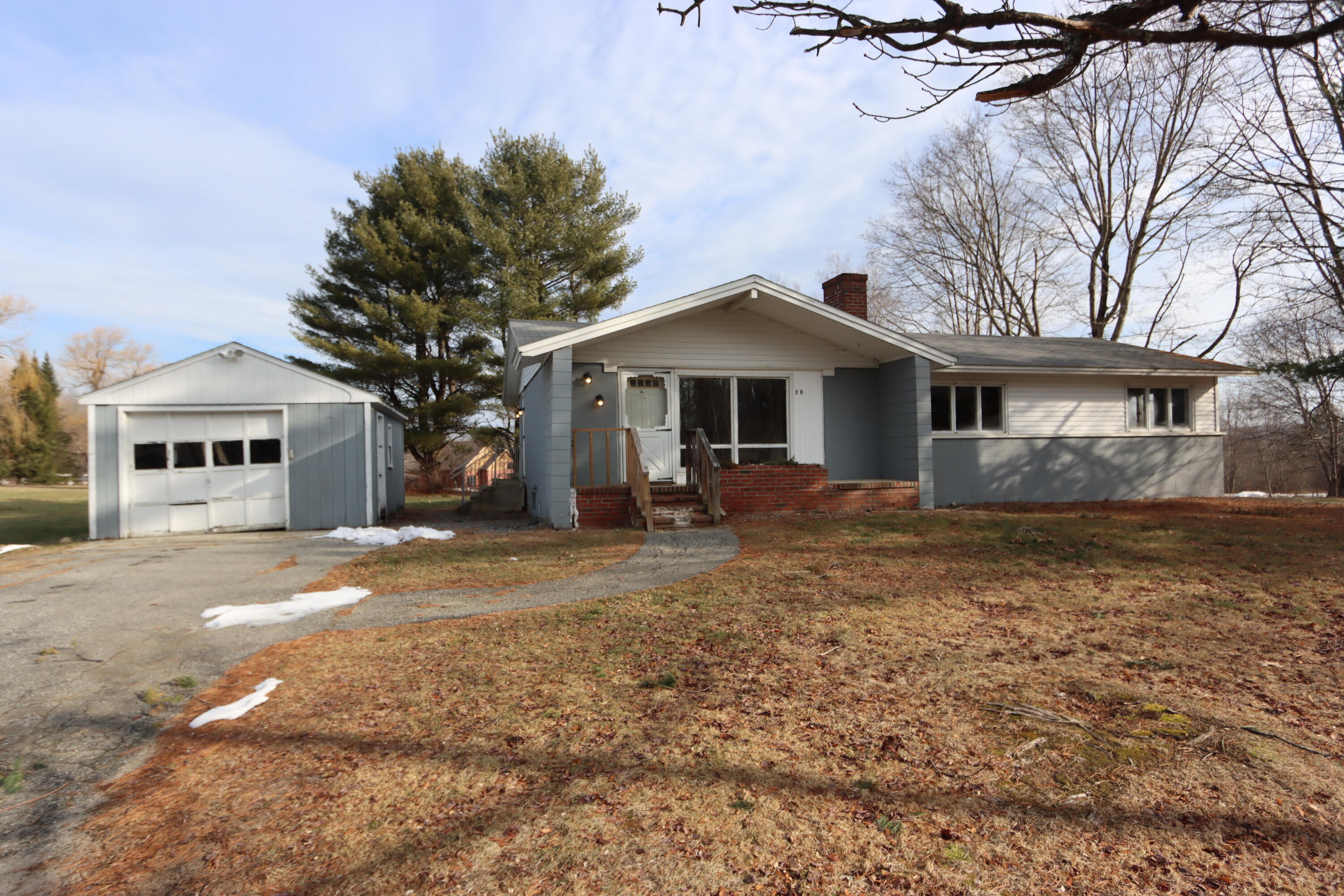 20 Academy Road Monmouth, ME 04259 - Photo 2 of 47 IMG_1759
