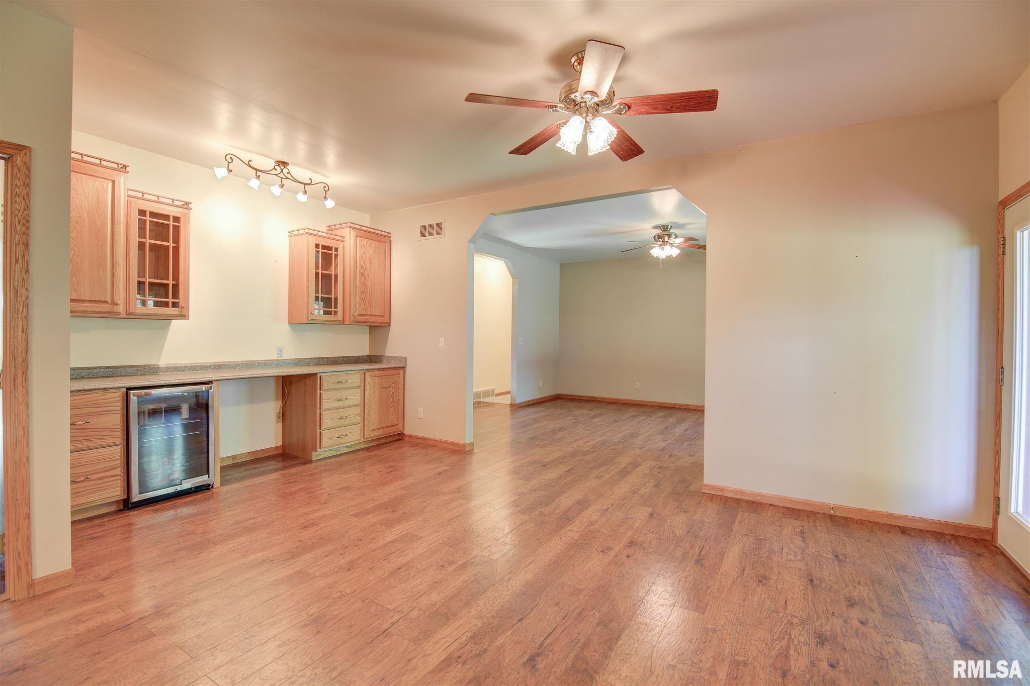 16056 Elston Road Fulton, IL 61252 - Photo 10 of 28 Gallery Image 10