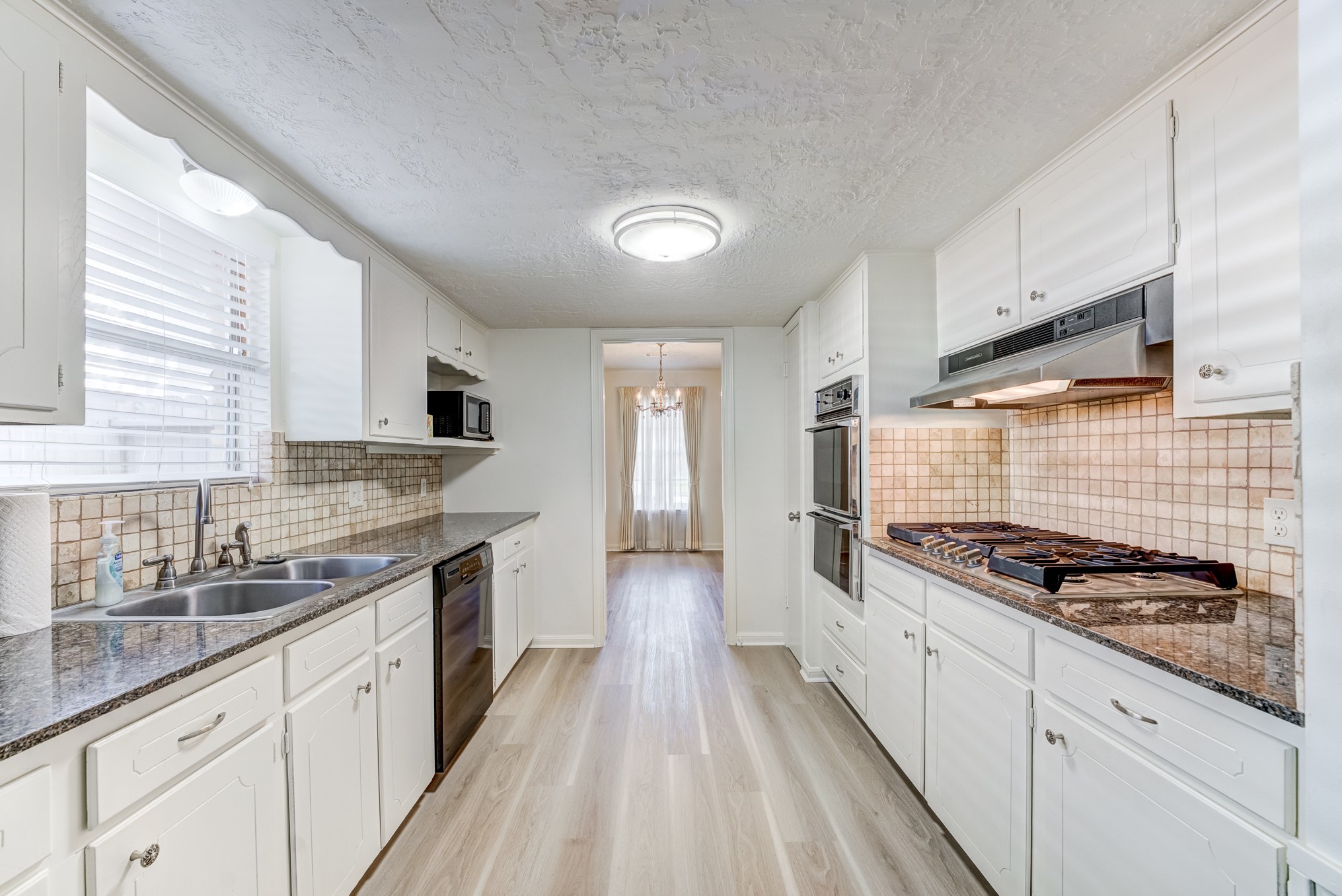 3334 Spring Valley Road Houston, TX 77080 - Photo 12 of 40