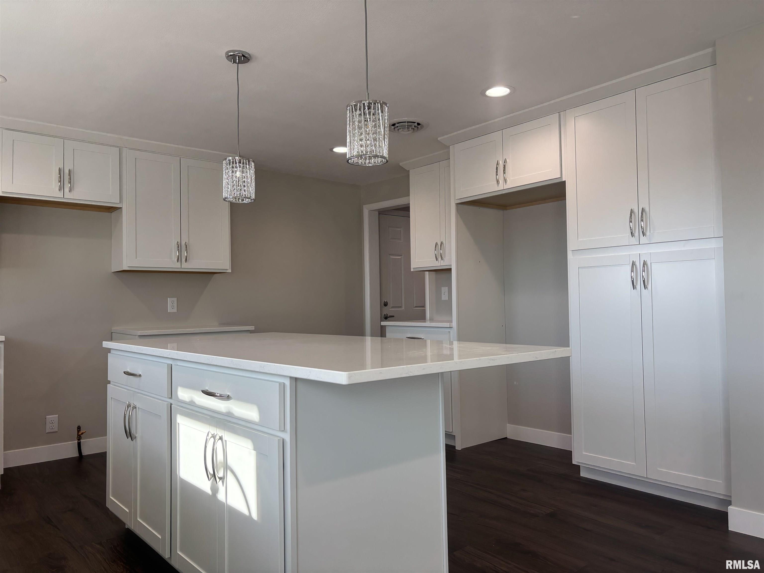 707 West Santa Fe Avenue Toluca, IL 61369 - Photo 13 of 50