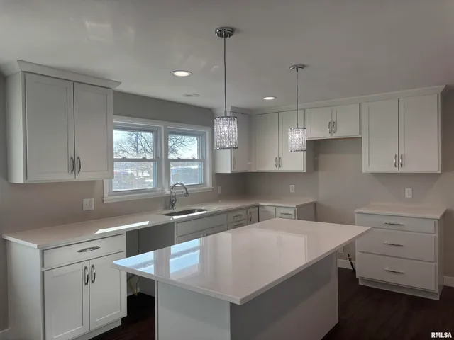 $225,000 | 707 West Santa Fe Avenue, Toluca, IL 61369