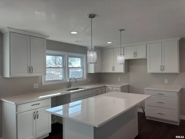 $225,000 | 707 West Santa Fe Avenue, Toluca, IL 61369