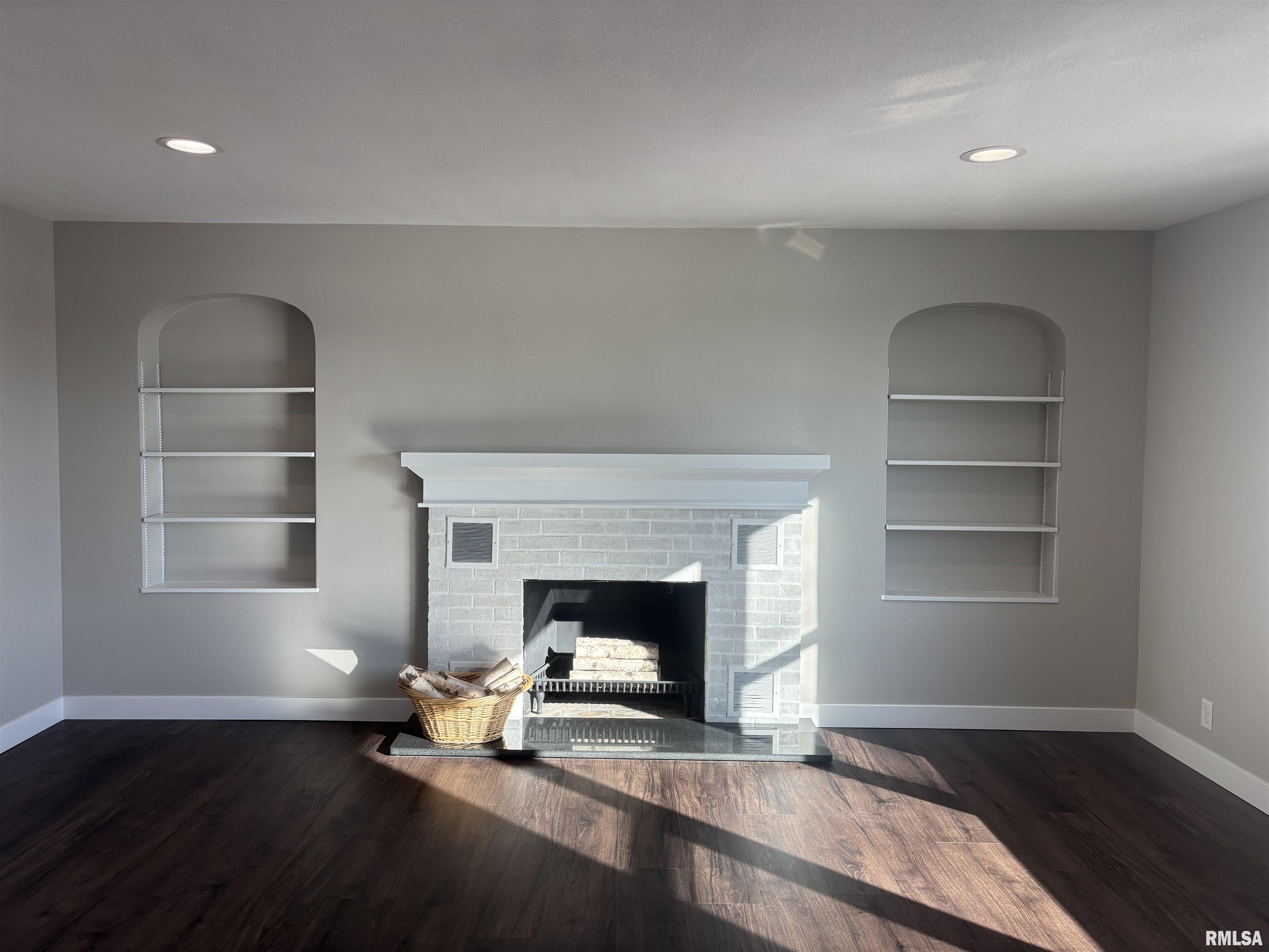 707 West Santa Fe Avenue Toluca, IL 61369 - Photo 5 of 50