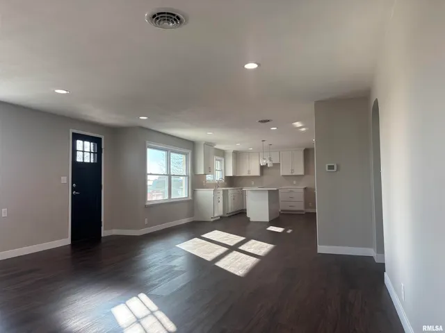 $225,000 | 707 West Santa Fe Avenue, Toluca, IL 61369