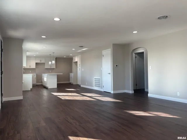 $225,000 | 707 West Santa Fe Avenue, Toluca, IL 61369