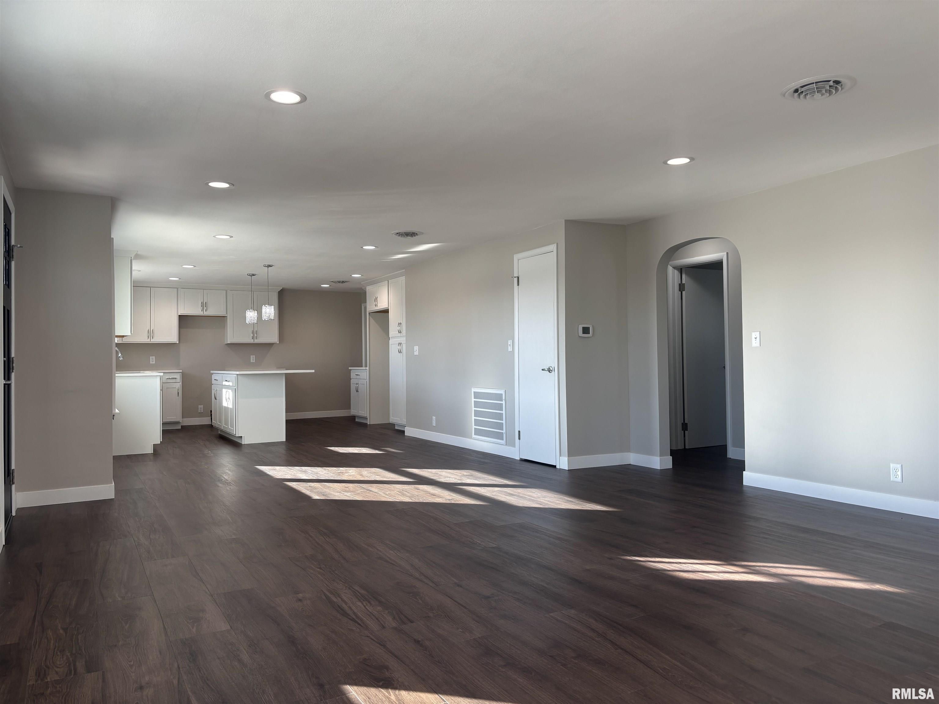 707 West Santa Fe Avenue Toluca, IL 61369 - Photo 9 of 50