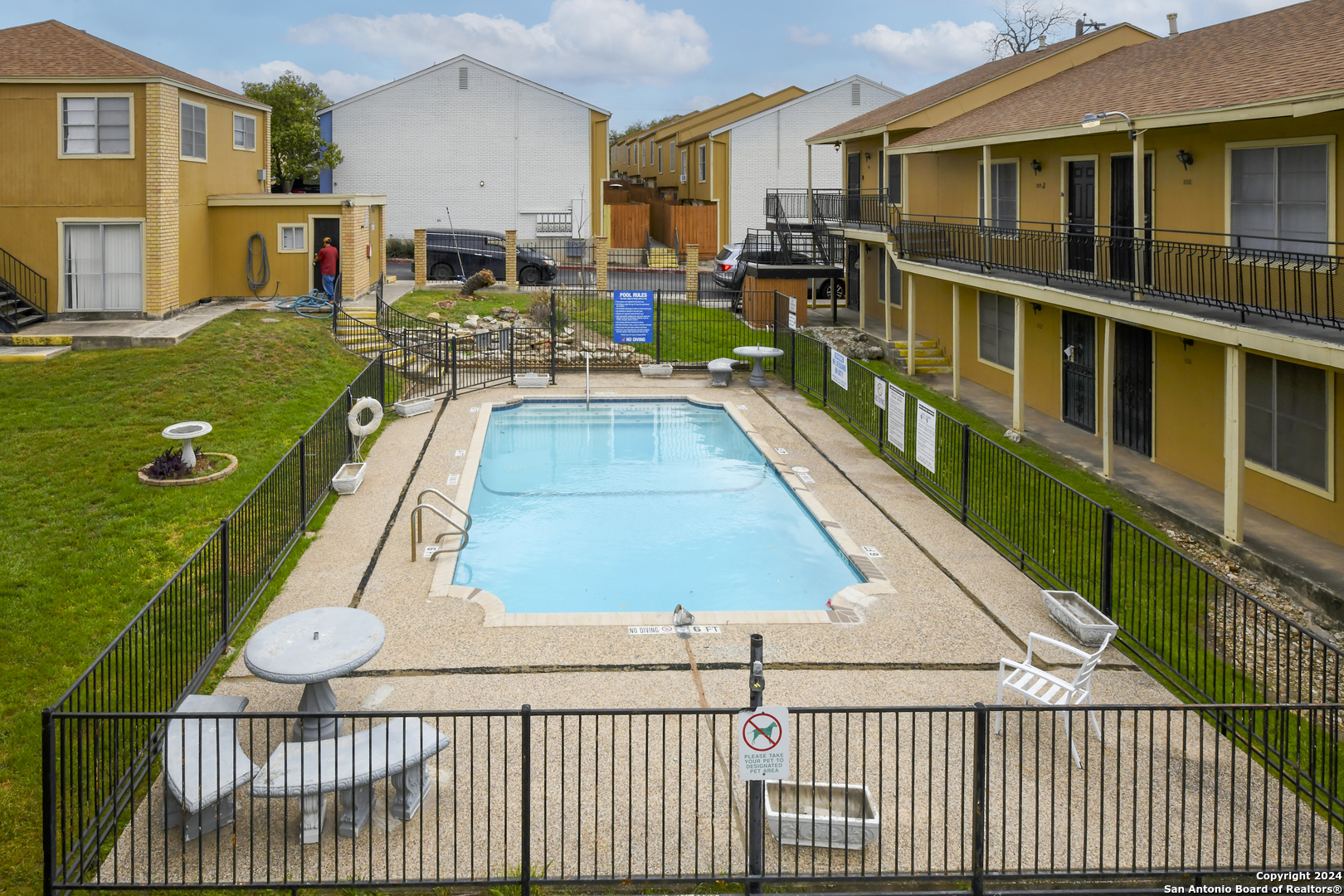 911 Vance Jackson Road, Unit 212 San Antonio, TX 78201 - Photo 21 of 30 a view of a house with backyard