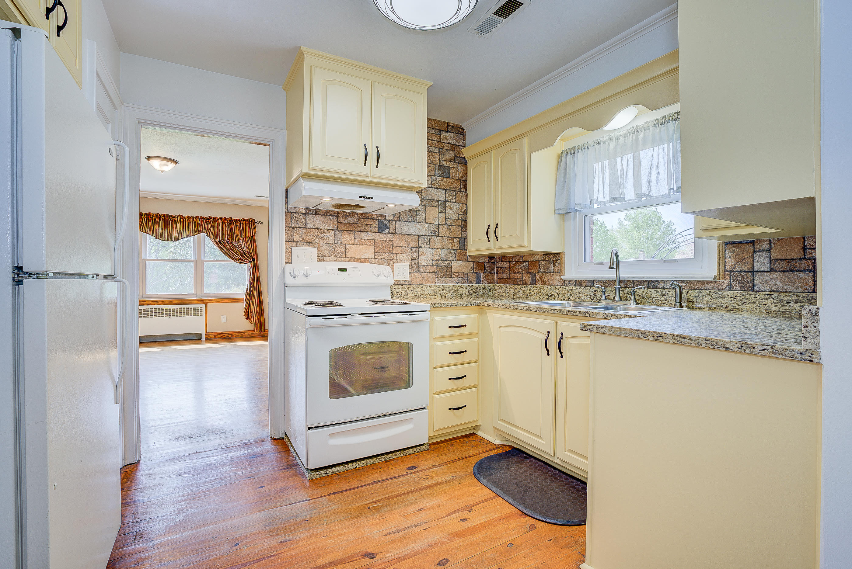 544 Boxley Road Roanoke, VA 24019 - Photo 13 of 40 84