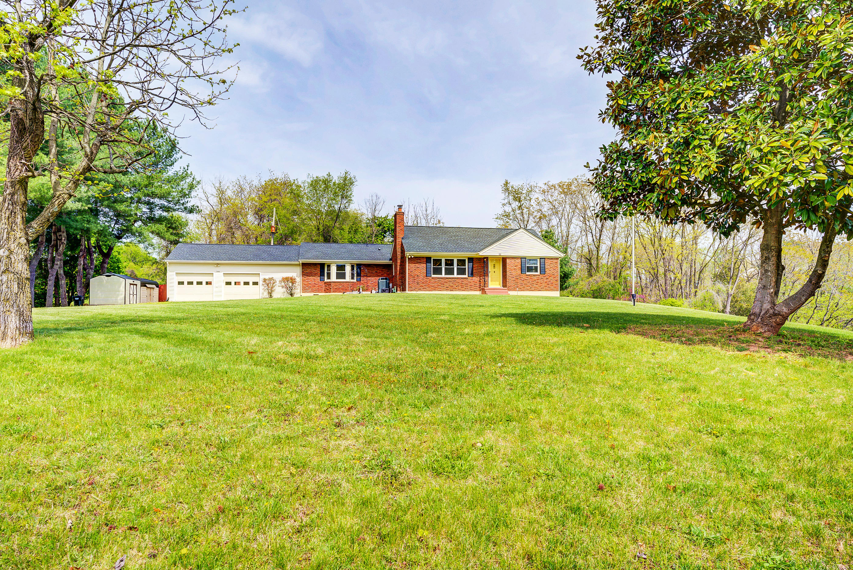 544 Boxley Road Roanoke, VA 24019 - Photo 3 of 40 139
