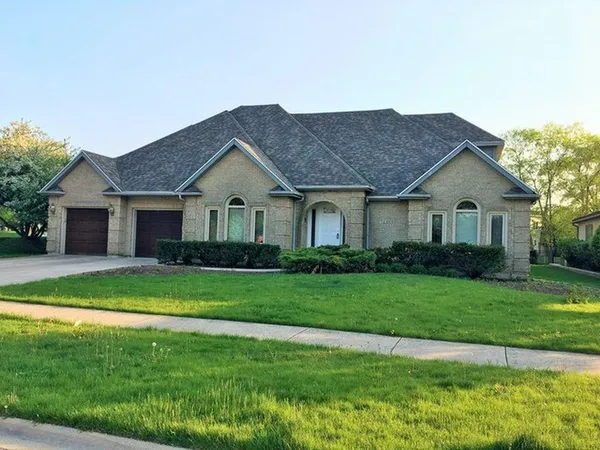 $949,000 | 4355 Pine Lake Drive, Naperville, IL 60564