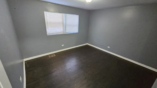 $1,800 | 371 Mackinaw Avenue, Unit 2, Calumet City, IL 60409