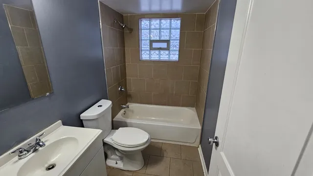 $1,800 | 371 Mackinaw Avenue, Unit 2, Calumet City, IL 60409