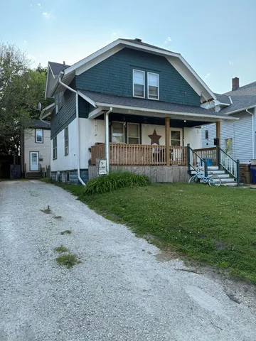 $191,900 | 6910 16th Avenue, Unit 6910 1/2, Kenosha, WI 53143