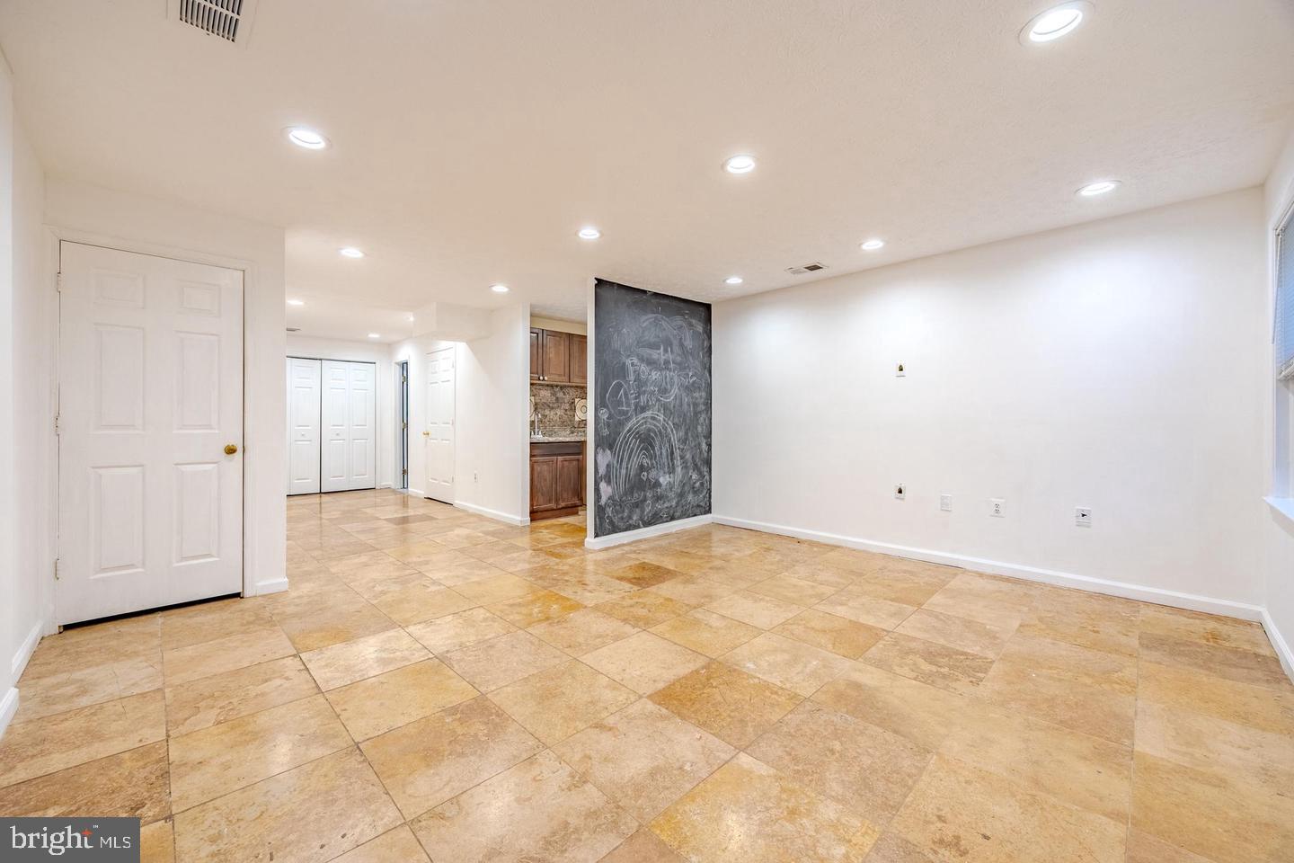 8200 Maple Ridge Avenue Springfield, VA 22153 - Photo 28 of 35 Gallery Image 28