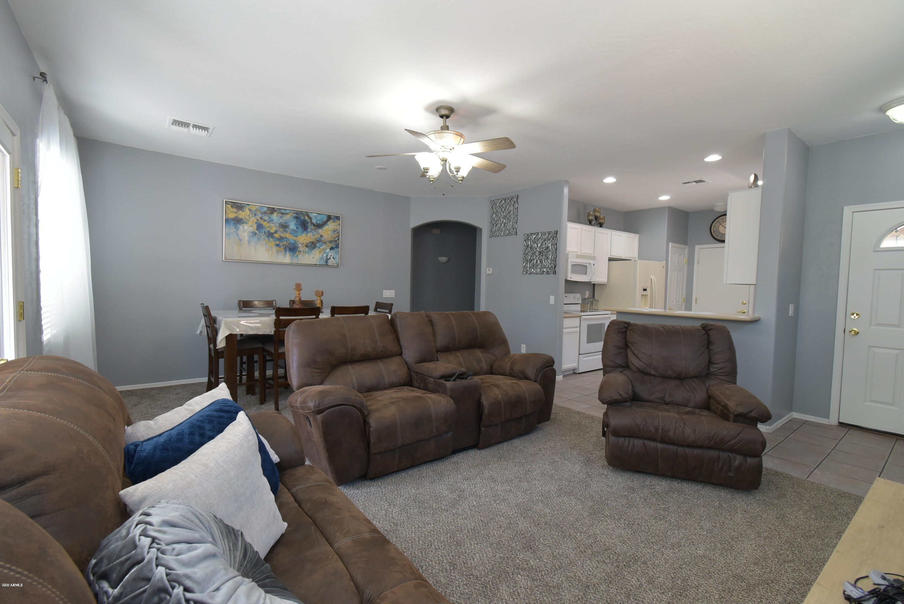 3541 West Kathleen Road Phoenix, AZ 85053 - Photo 8 of 21 Great Room