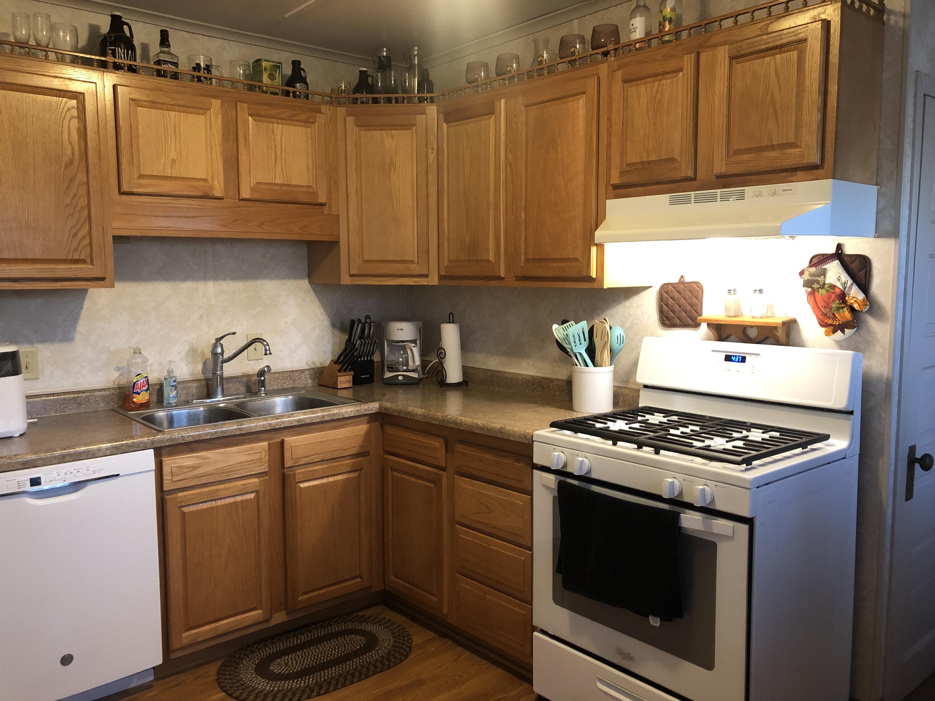 210 North Williams Street Decatur, MI 49045 - Photo 2 of 10 423B5945-E3E7-49A3-BDC2-776C7B46B1CB