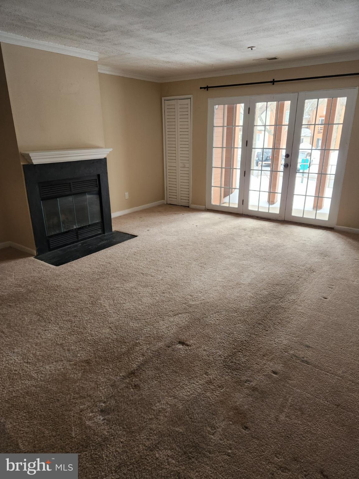 4934 Columbia Road, Unit 458 Columbia, MD 21044 - Photo 12 of 21 Spacious living area with natural light.
