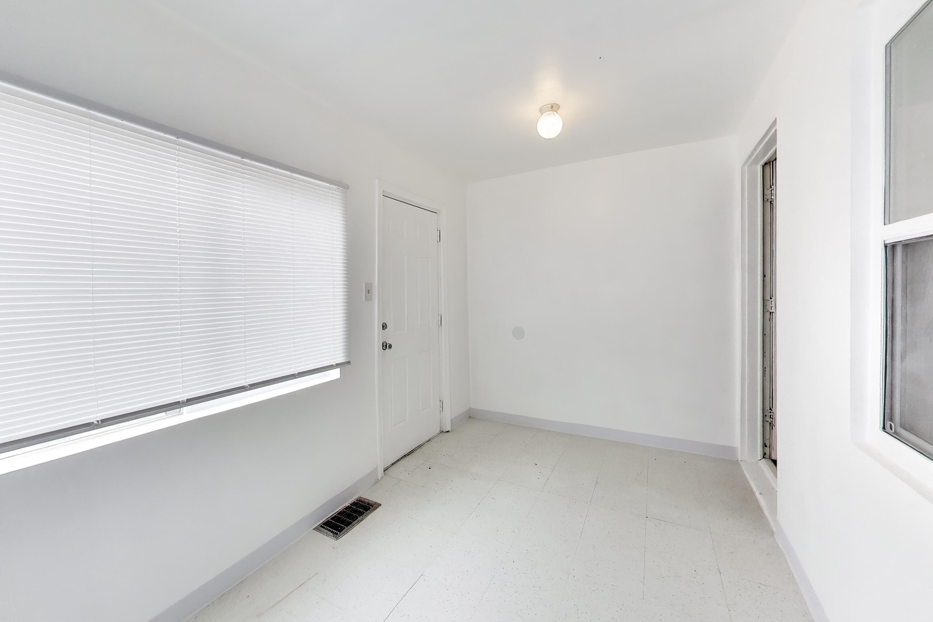 329 Pierce Street Gary, IN 46402 - Photo 3 of 17 a view of room