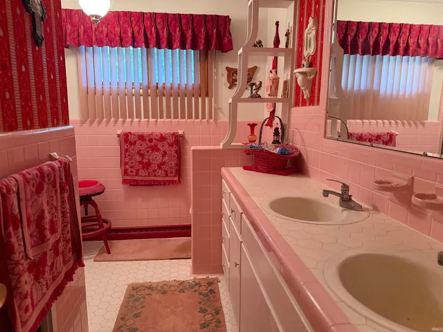 $275,000 | 3716 Tunnelton Road, Bedford, IN 47421