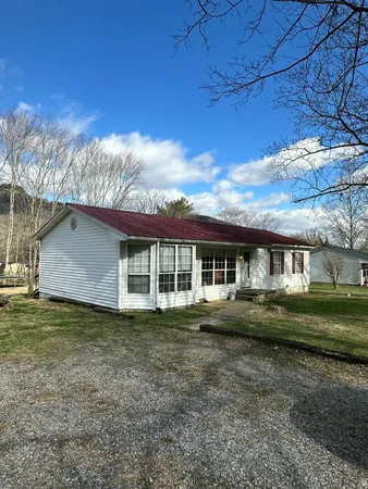 $200,000 | 804 Castleview Circle, Jasper, TN 37347