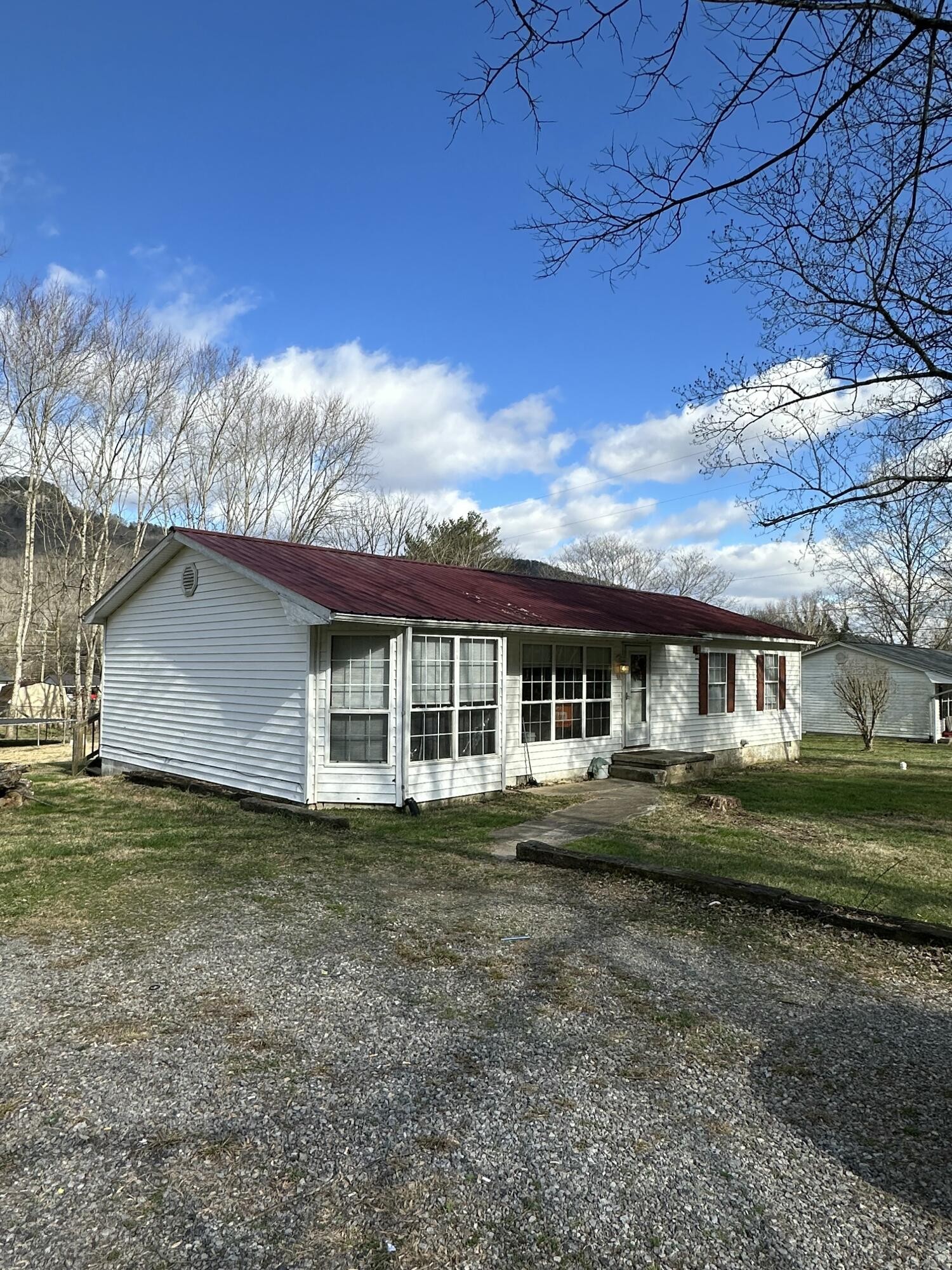 804 Castleview Circle Jasper, TN 37347 - Photo 1 of 15