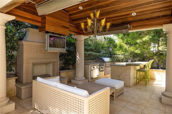 $8,260,000 | 3 Weybridge Court, Newport Beach, CA 92660
