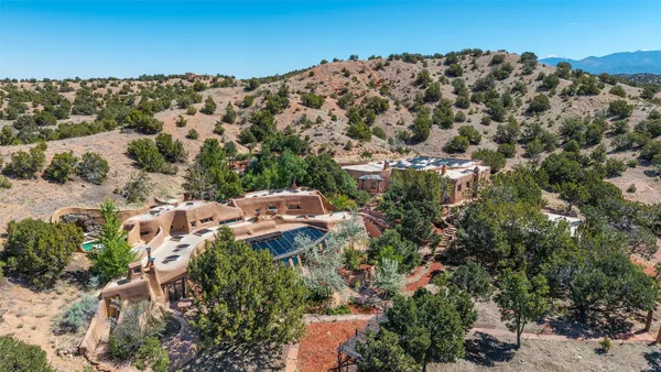 $2,975,000 | 41 Estrada Calabasa, Santa Fe, NM 87506