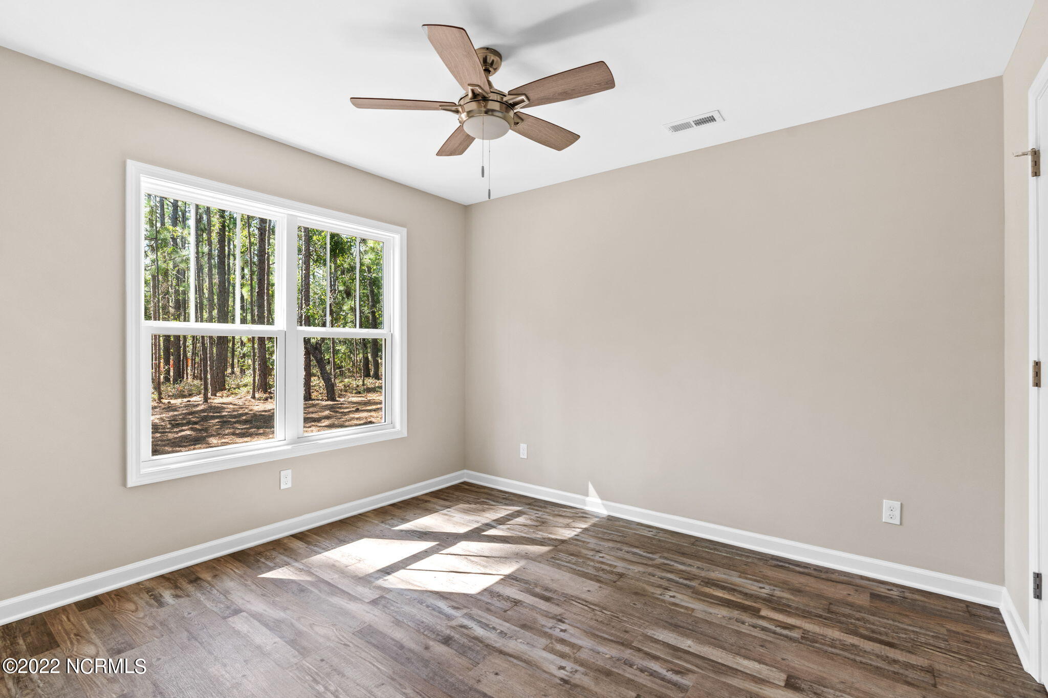 149 Elm Road Southport, NC 28461 - Photo 26 of 44 17 Guest Room