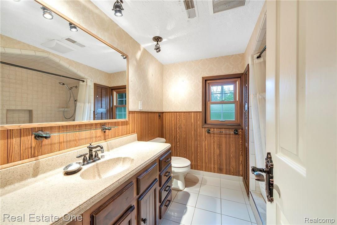 1719 John R Road Rochester, MI 48307 - Photo 19 of 34 1719-John-R-Rd-Rochester-Hills-MI-48307-windowstill-23.jpg