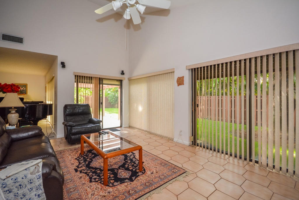 17686 Holly Brook Way Boca Raton, FL 33487 - Photo 8 of 25 IS952yatmibhbf1000000000