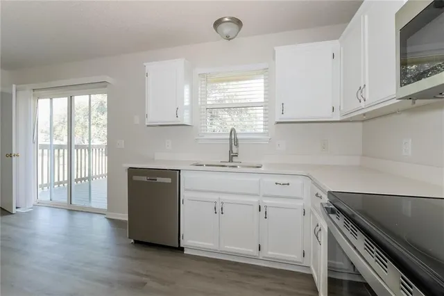 $2,170 | 406 Brookside Circle, Kearney, MO 64060