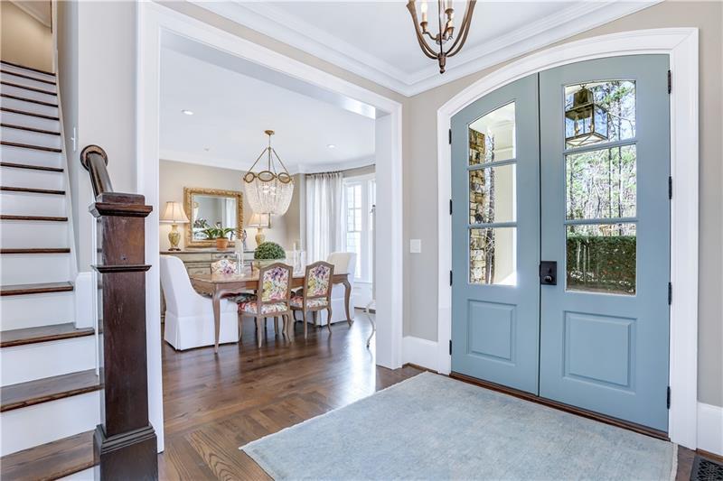 3100 Rhodenhaven Drive Northwest Atlanta, GA 30327 - Photo 5 of 52 a view of a livingroom with furniture and window