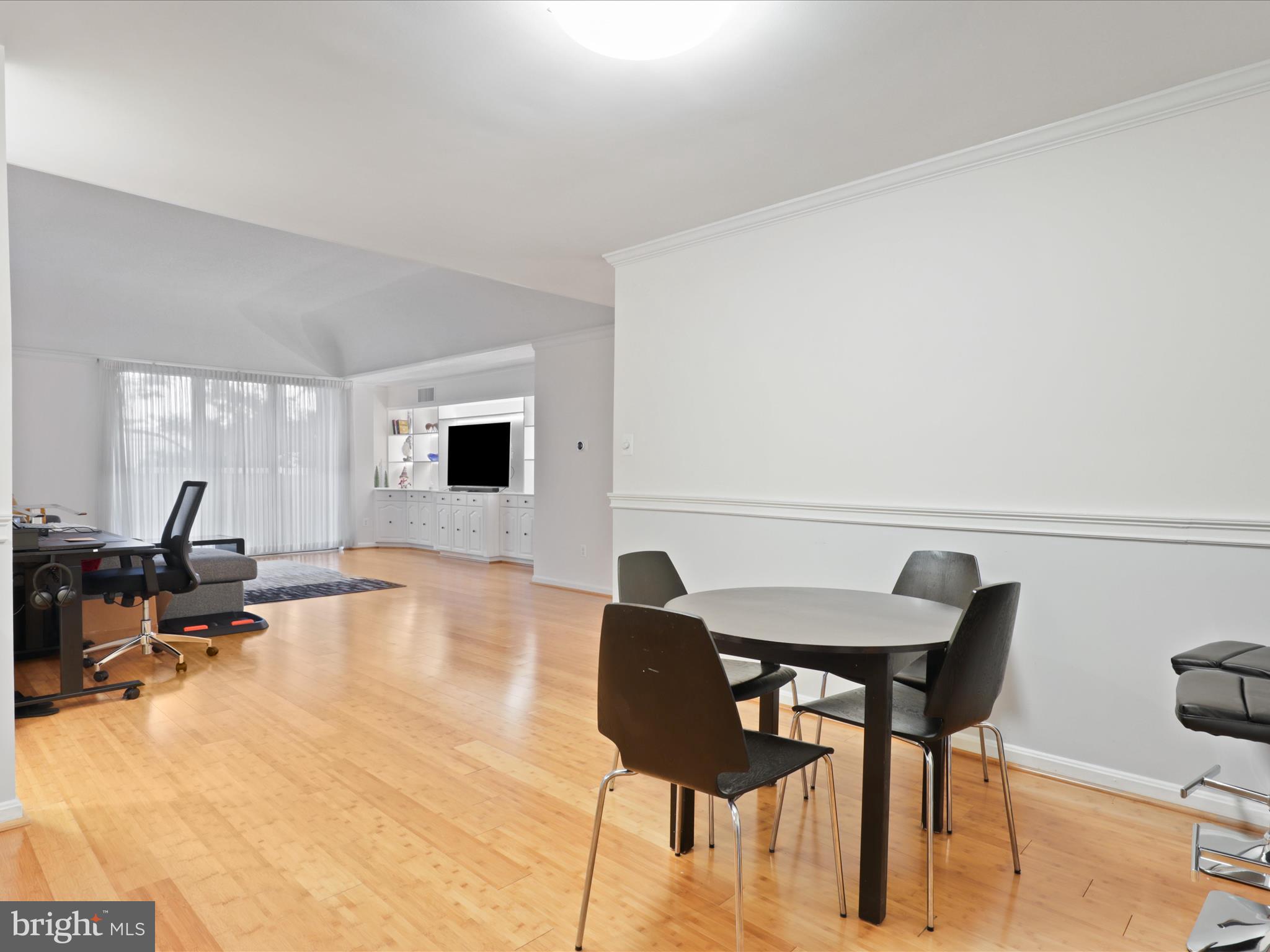 1101 South Arlington Ridge Road, Unit 104 Arlington, VA 22202 - Photo 17 of 38