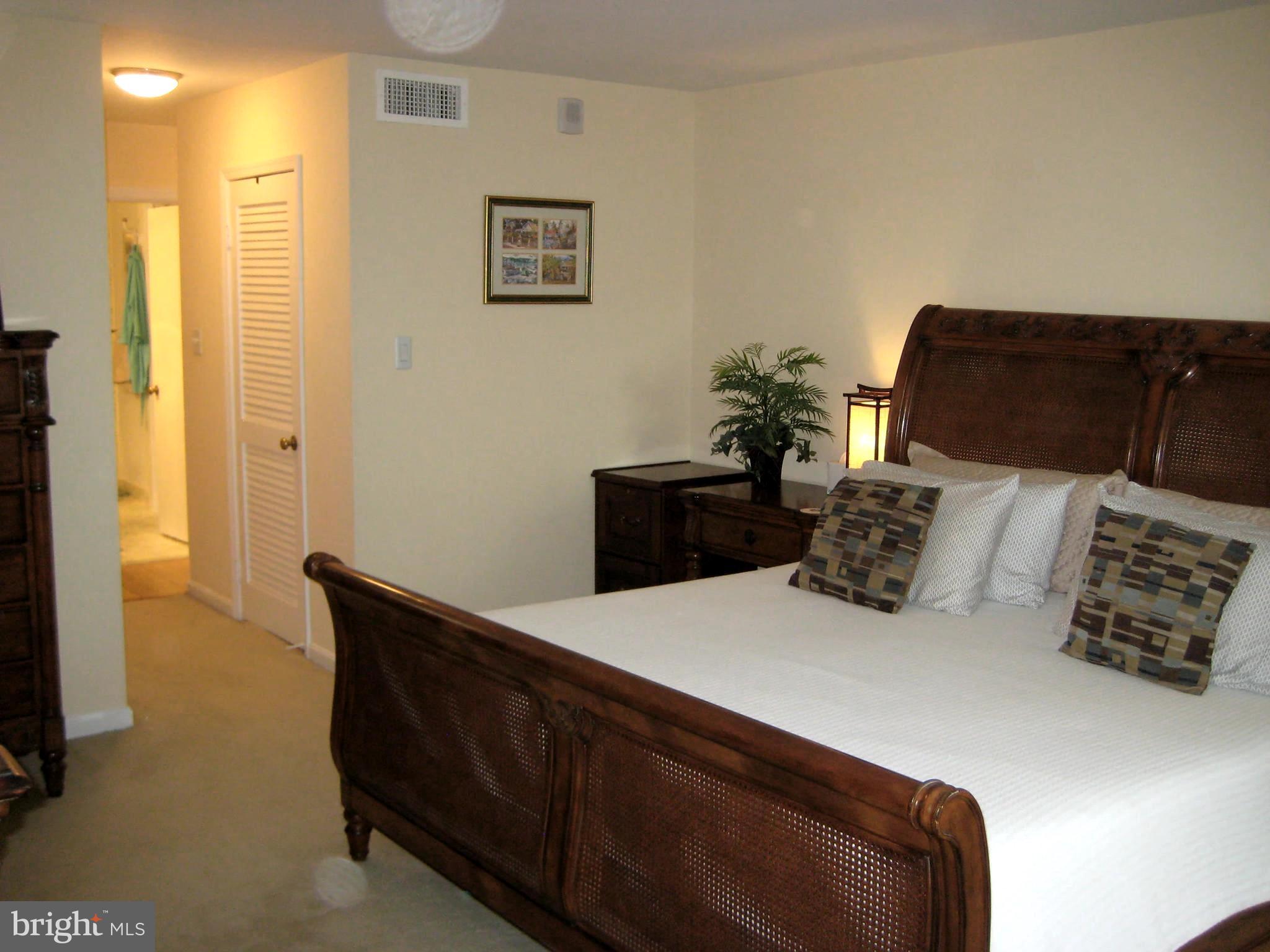 1101 South Arlington Ridge Road, Unit 104 Arlington, VA 22202 - Photo 19 of 38