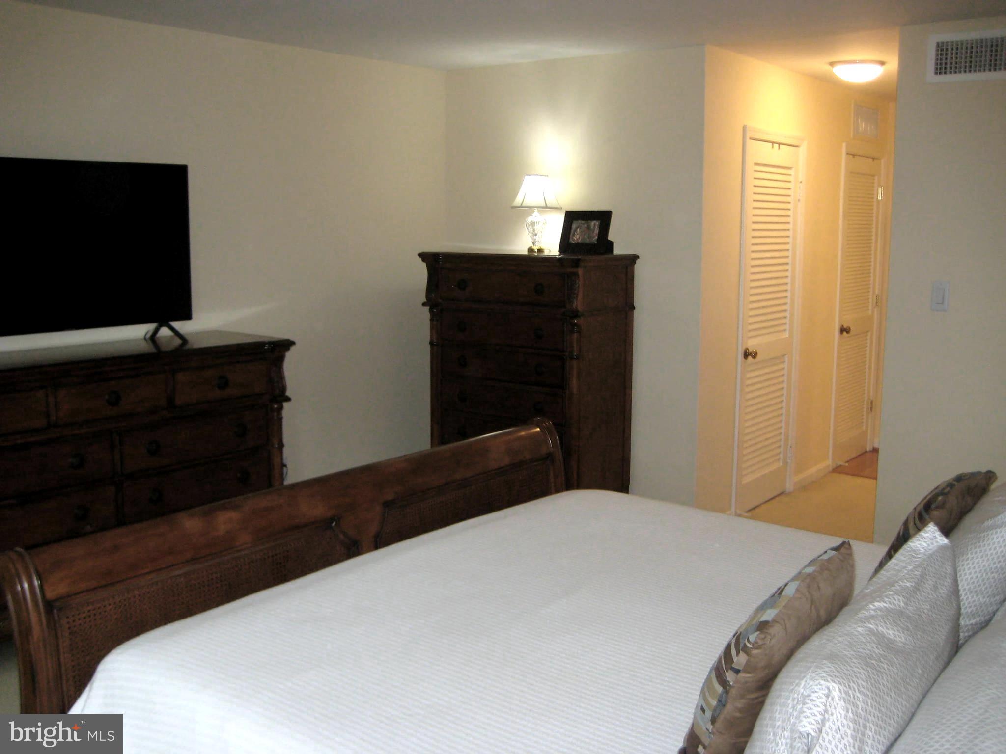 1101 South Arlington Ridge Road, Unit 104 Arlington, VA 22202 - Photo 20 of 38