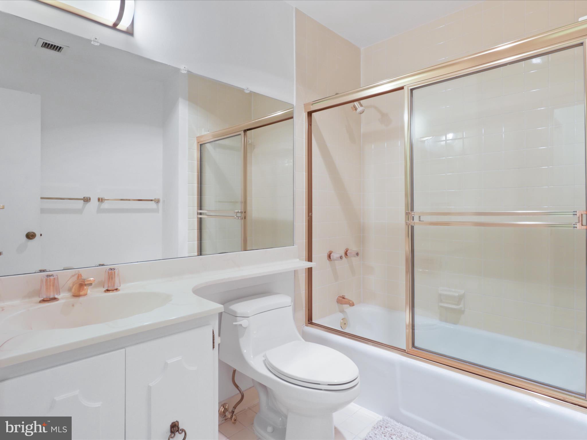 1101 South Arlington Ridge Road, Unit 104 Arlington, VA 22202 - Photo 24 of 38