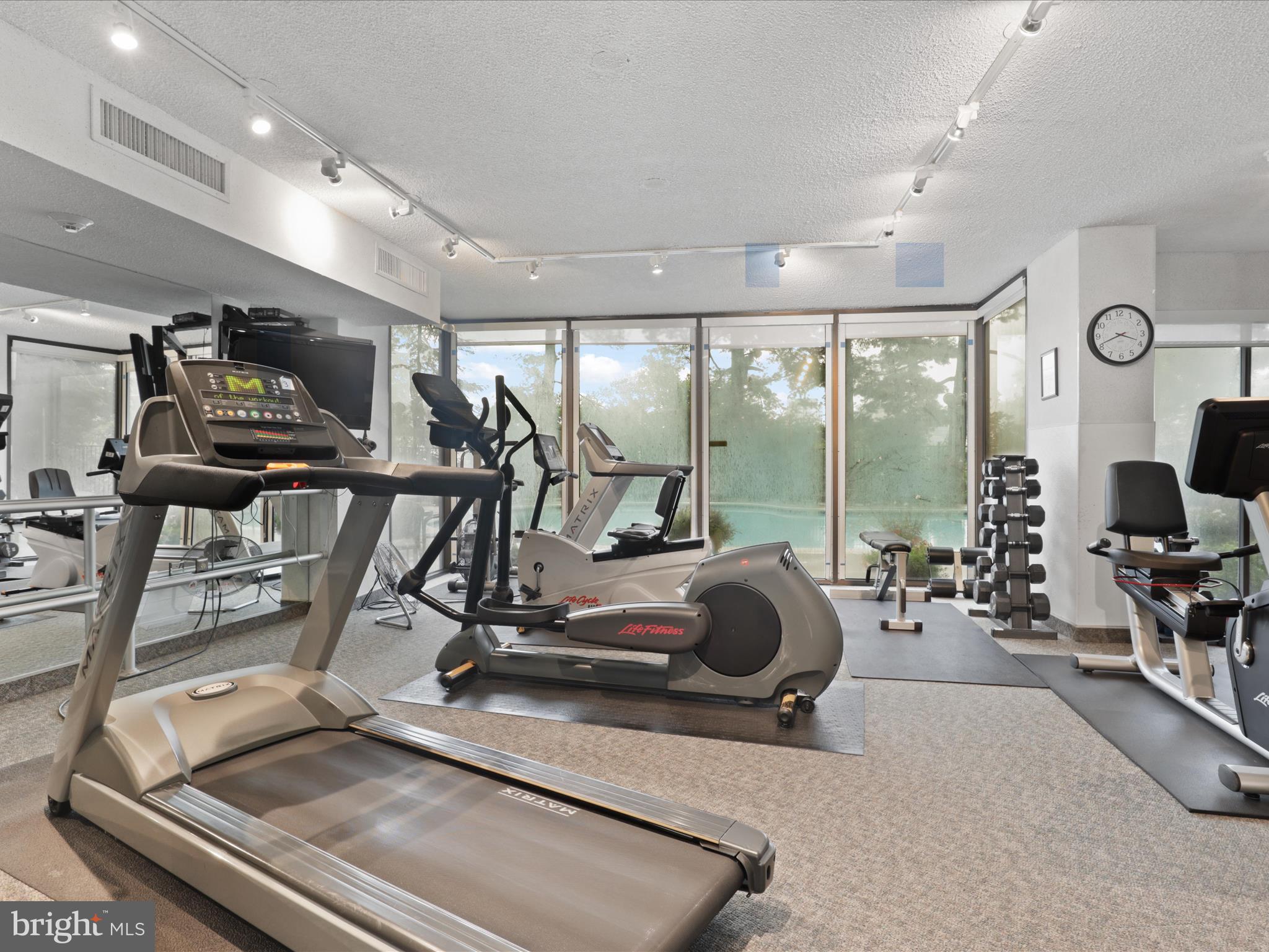 1101 South Arlington Ridge Road, Unit 104 Arlington, VA 22202 - Photo 32 of 38